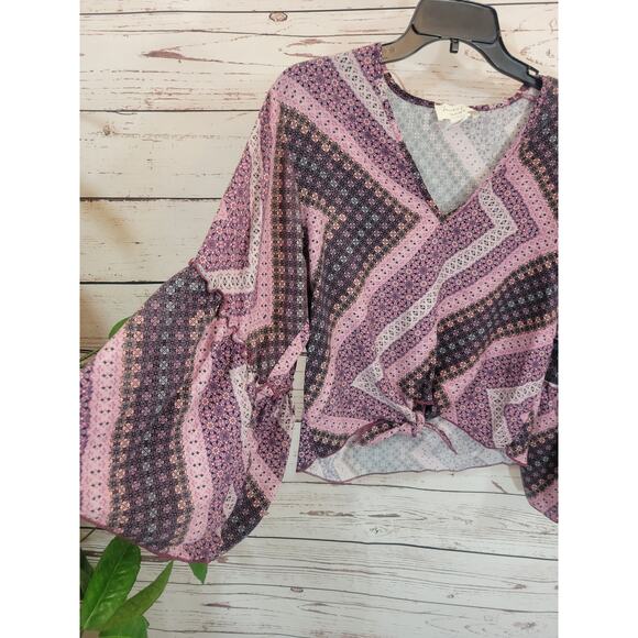 Lavender Field  Crop Top Pink Gray Boho Front Tie Bell Sleeve Women's Size Large - Picture 10 of 10